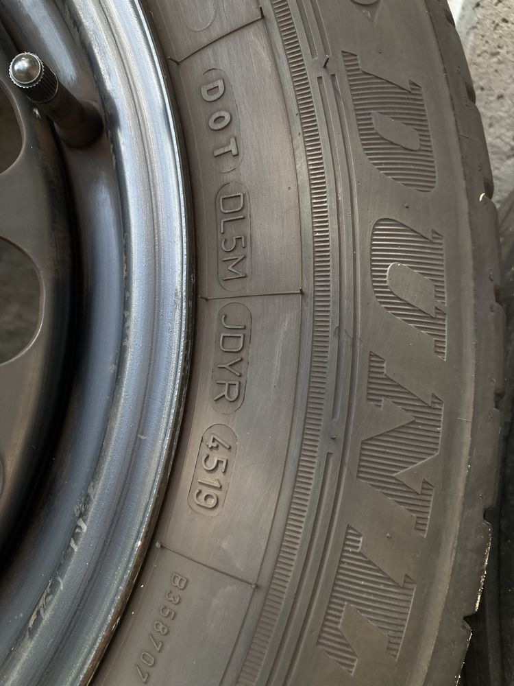 Комплект оригінальних колес VAG Dunlop Sport Blue Response r16