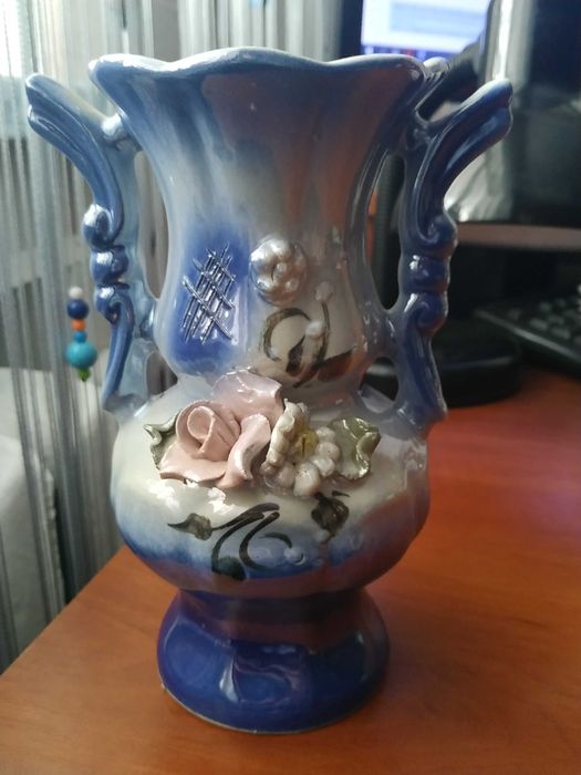 Яичница, вазочки, чашка, поднос