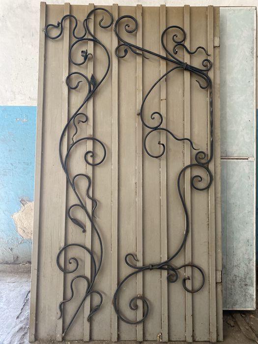 Кованні гаражні ворота