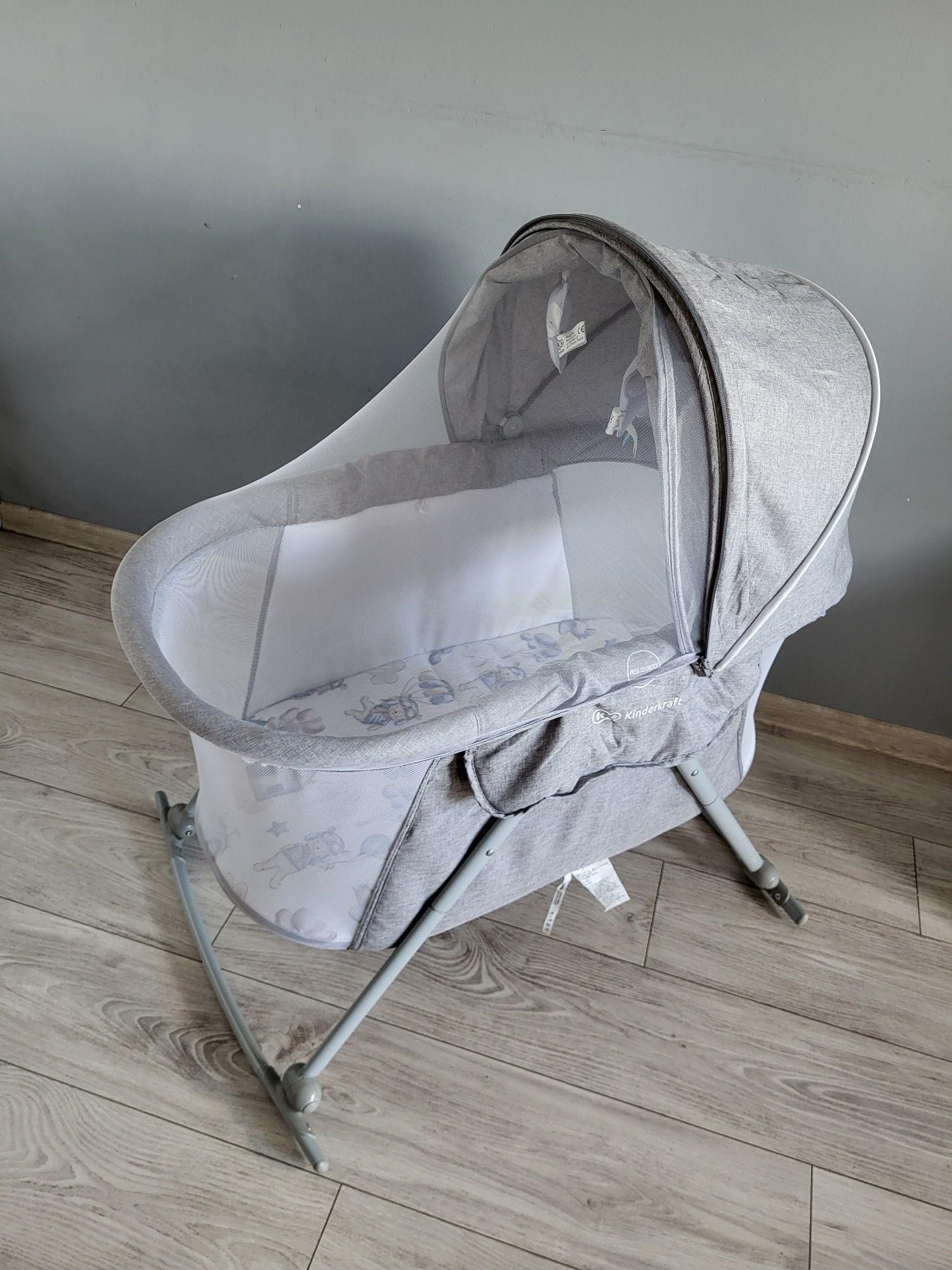 Łóżeczko KINDERKRAFT Lovi Szary + gratis prześcieradła