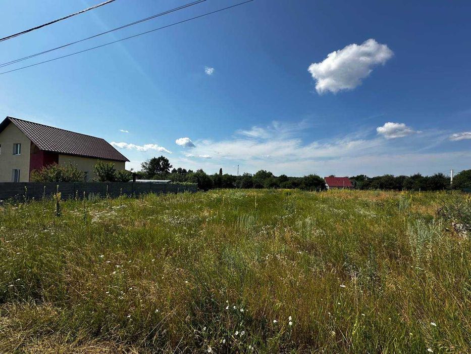 Продаж земельної ділянки в с Микуличі.15сот,асфальтована вулиця.ID:731