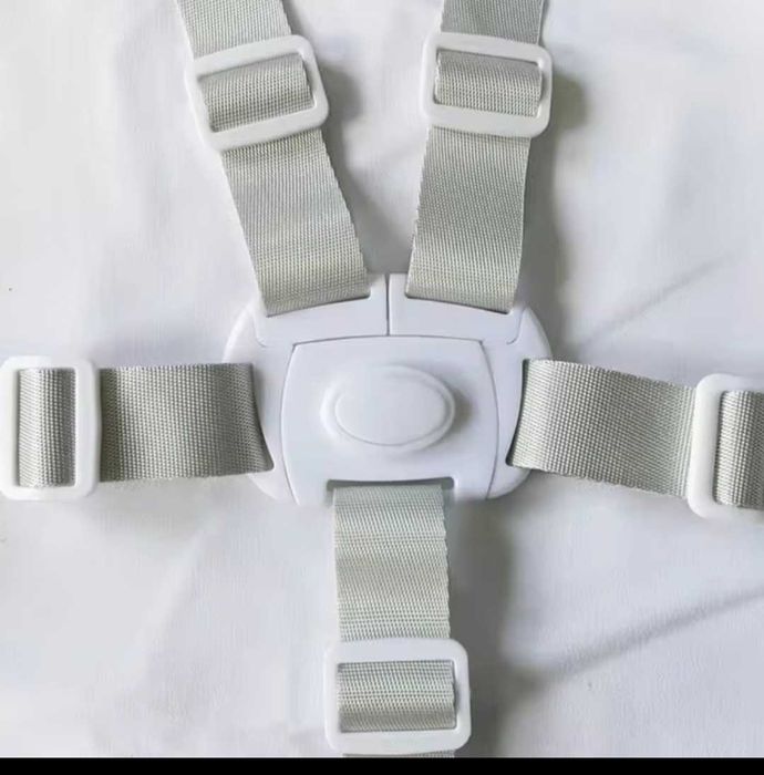 Ремені безпеки в коляску, стільчик для годування