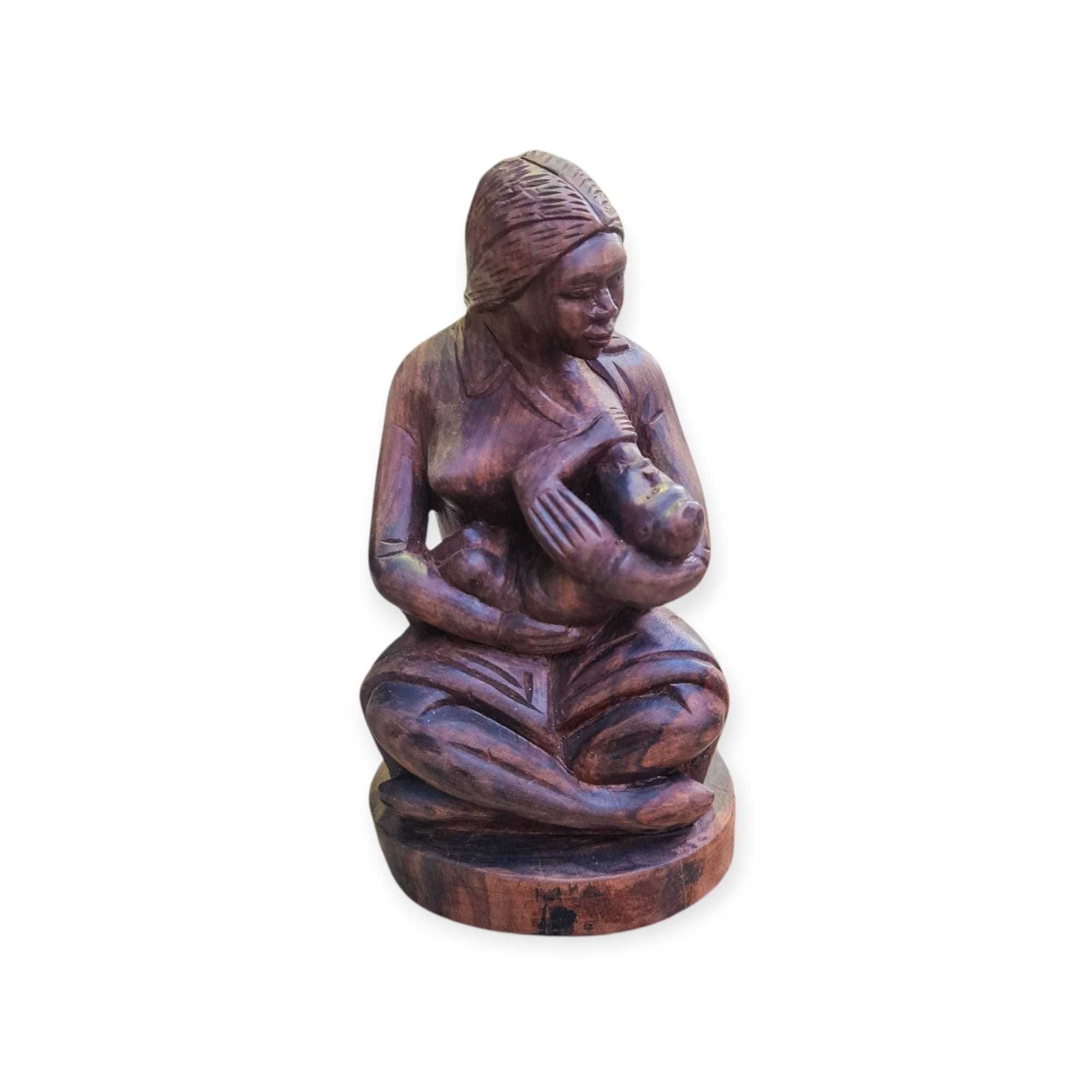 Estátua Gesso – Mãe Amamentando Bebê