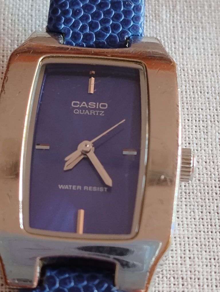 Zegarek damski firmy Casio stan bardzo dobry