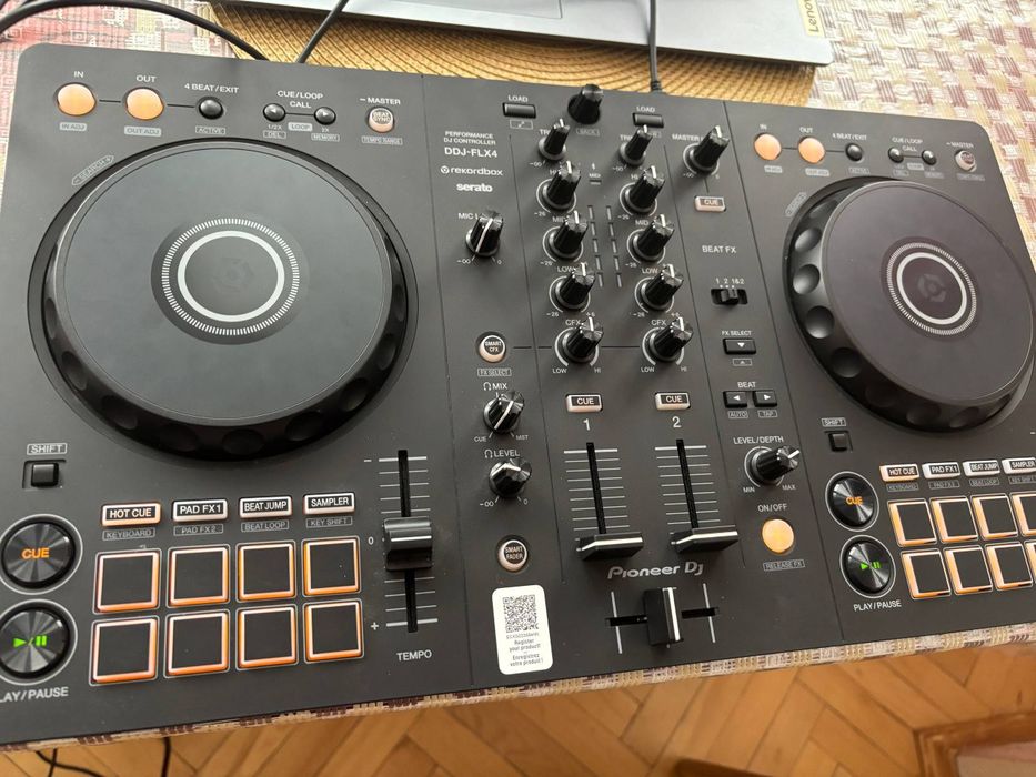 Діджейський пульт Pioneer DDJ‑FLX4
