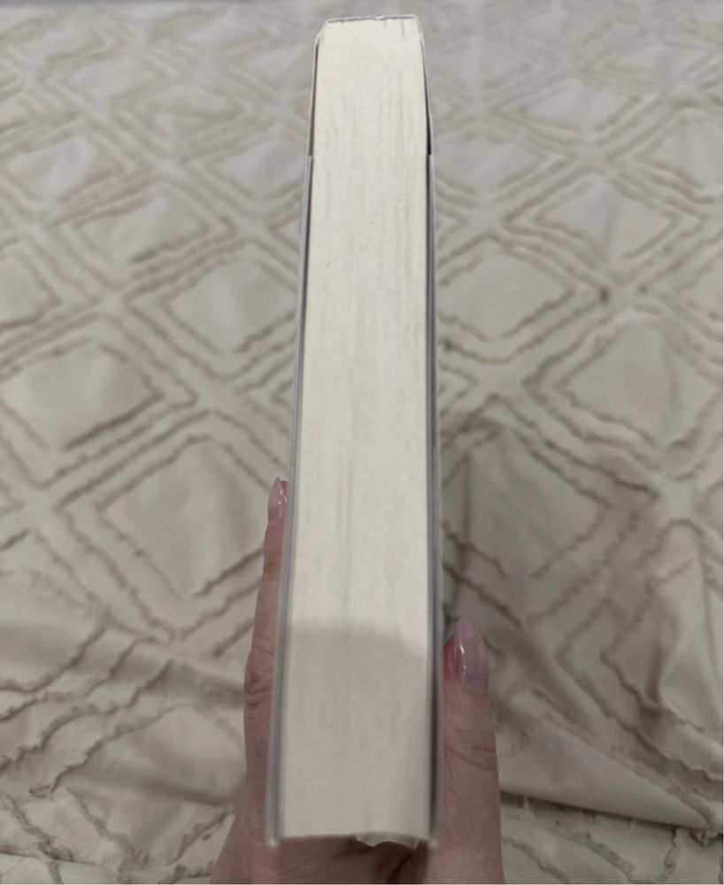 Livro “O Escritório” da autora Freida Mcfadden
