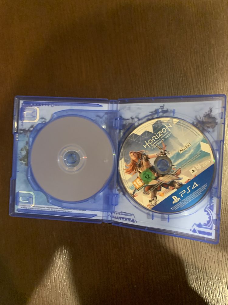 Продам horizon forbidden west ps4