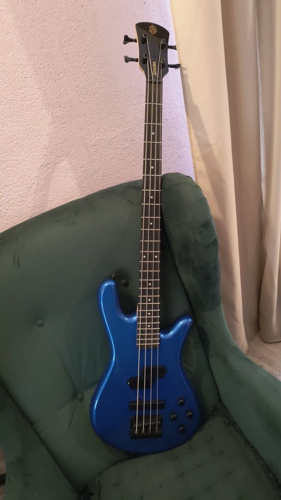 Gitara basowa spector performer