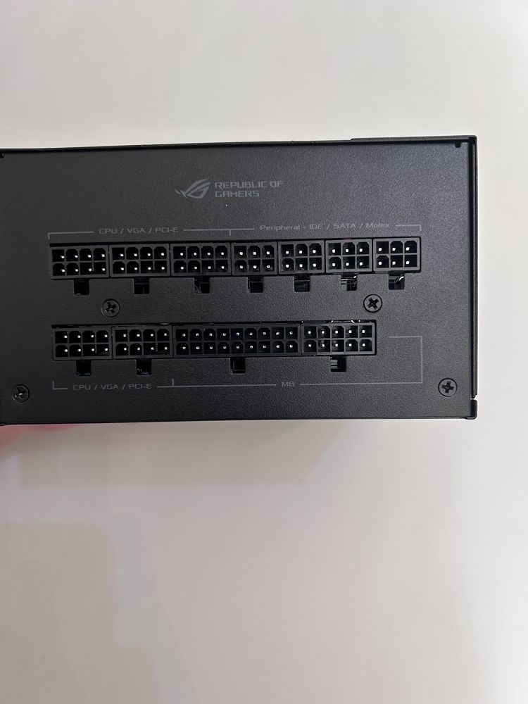 Блок живлення Asus Rog Strix 1000w