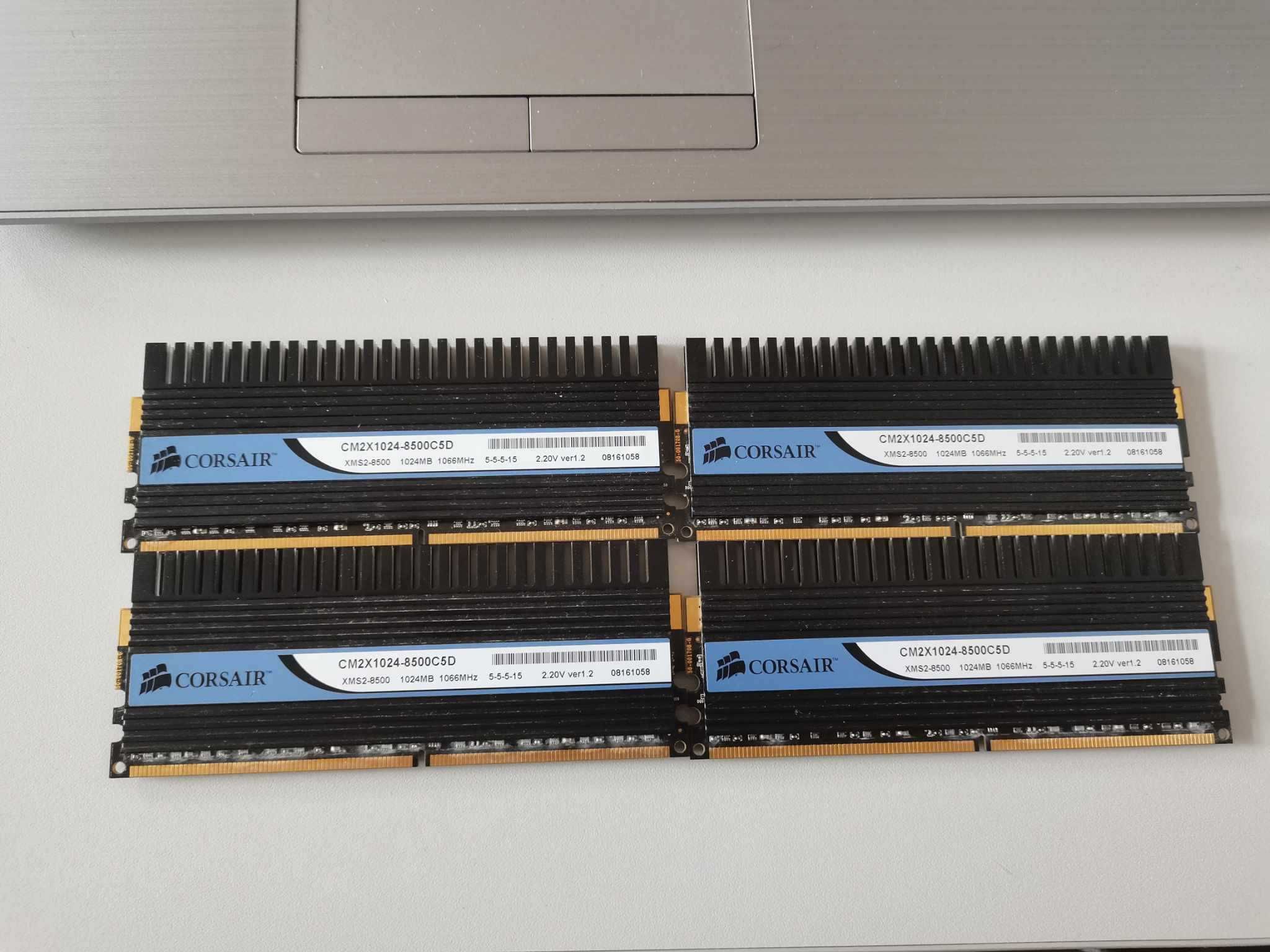 DDR2 Corsair  1024 MB 1066MHz