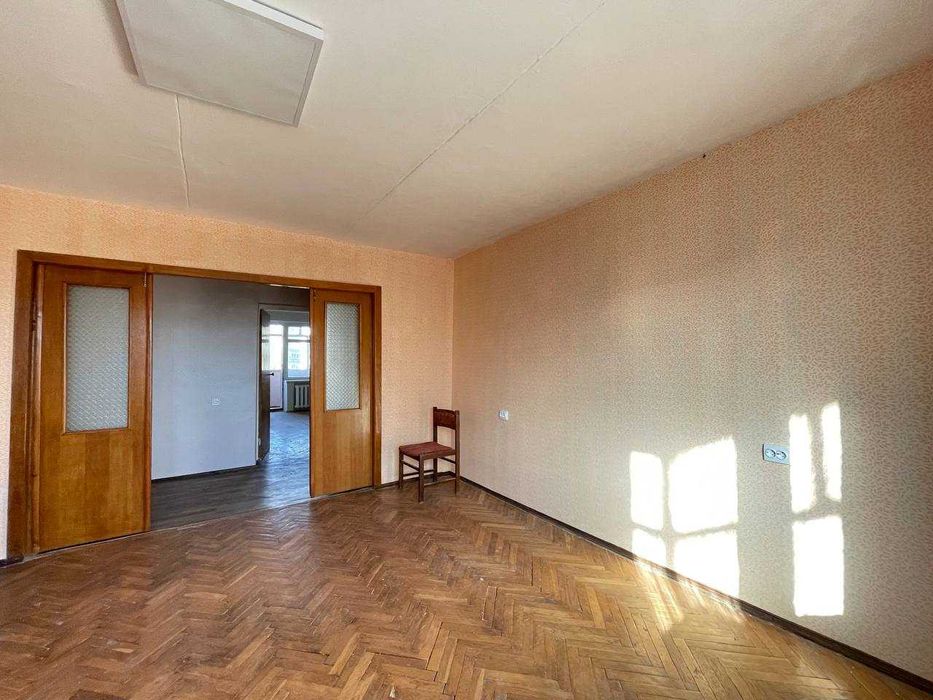 Велика квартира, 4 кімнати - 82м2 у центрі Броварів, бул. Незалежності