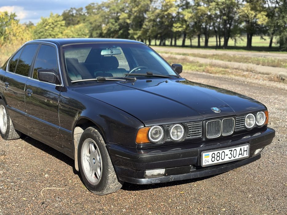 Продам Bmw е34 3.0 бензин с документами,сел и поехал,1991 год выпуска.