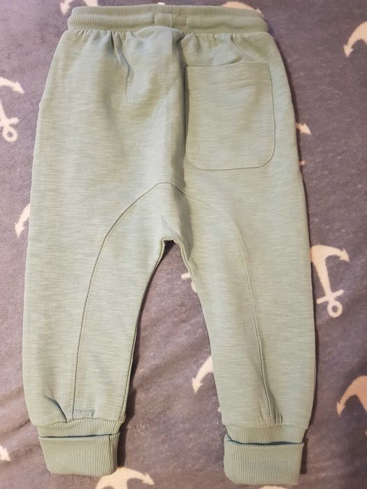 Nowe spodnie chłopięce Reserved rozm.104