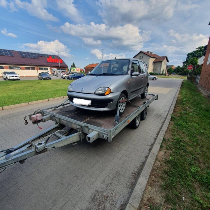 Fiat Seicento hobby 1.1 benzyna,wspoma kolor srebrny kod 647 na częsci