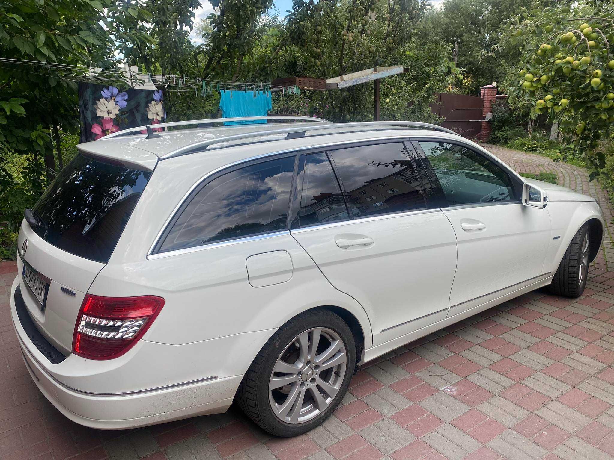 Автомобіль Mercedes-Benz C- Class