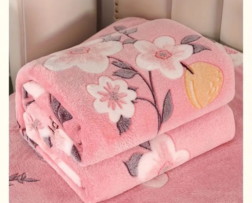 Komplet koc 150x100 + zestaw poduszek 2 kwiaty + gwiazda