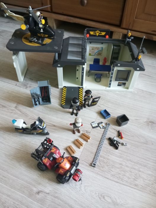 Playmobil komisariat 700338 składany w walizkę