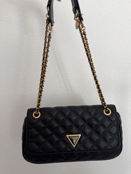 Mala preta da Guess - quase nunca usada - envio por ctt - mnsg privada