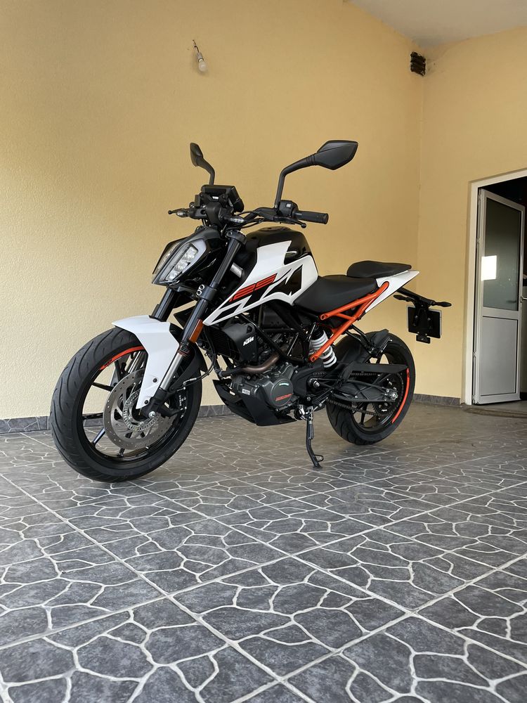 KTM Duke 125cc .
