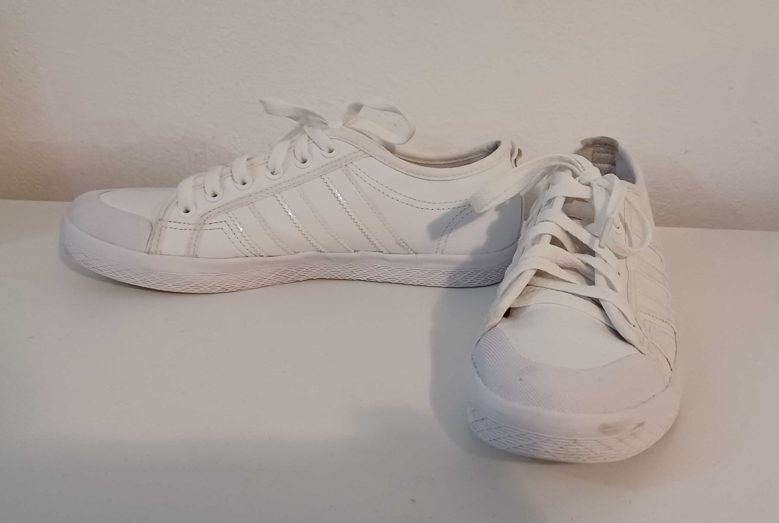 Białe buty sneakersy Adidas Honey Lo 39