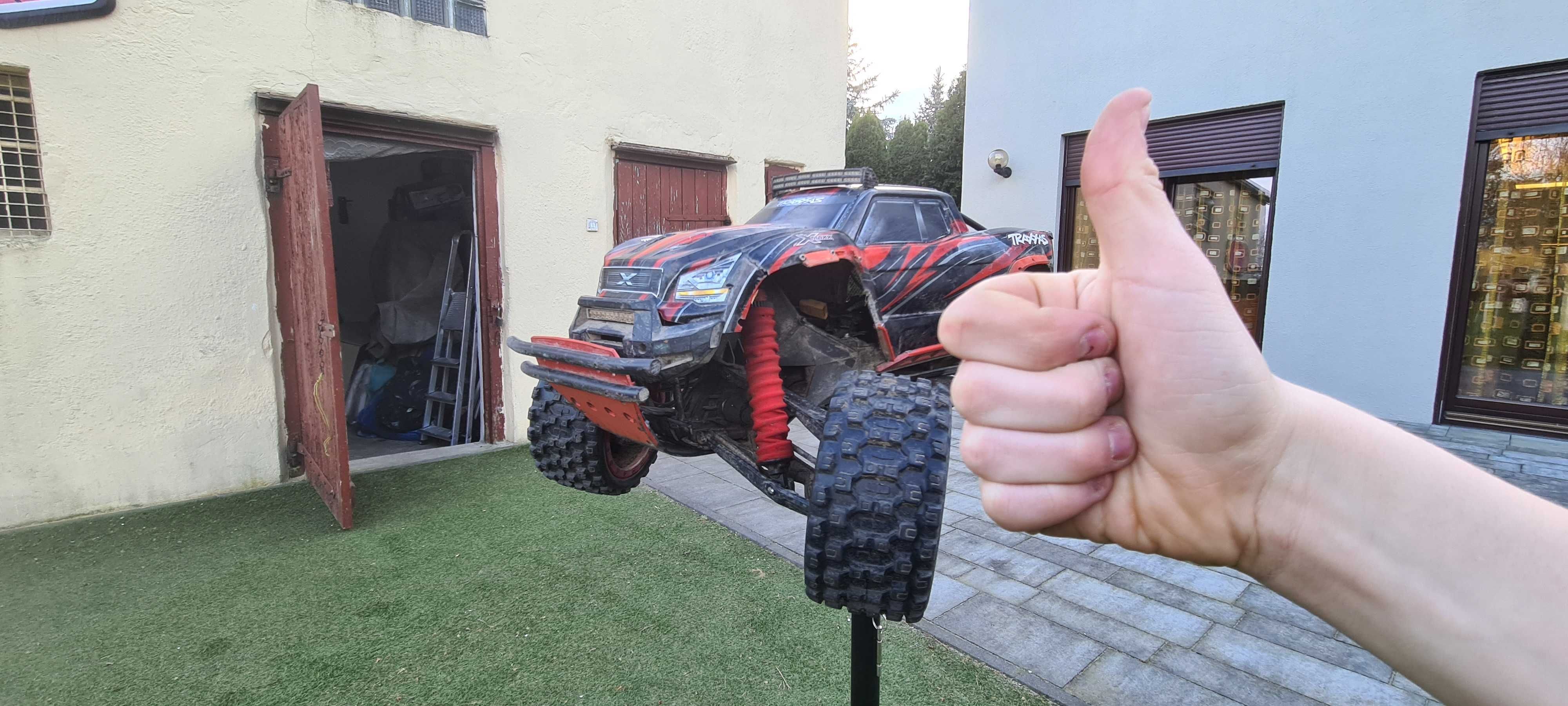 Traxxas X-Maxx 8S + dużo dodatków