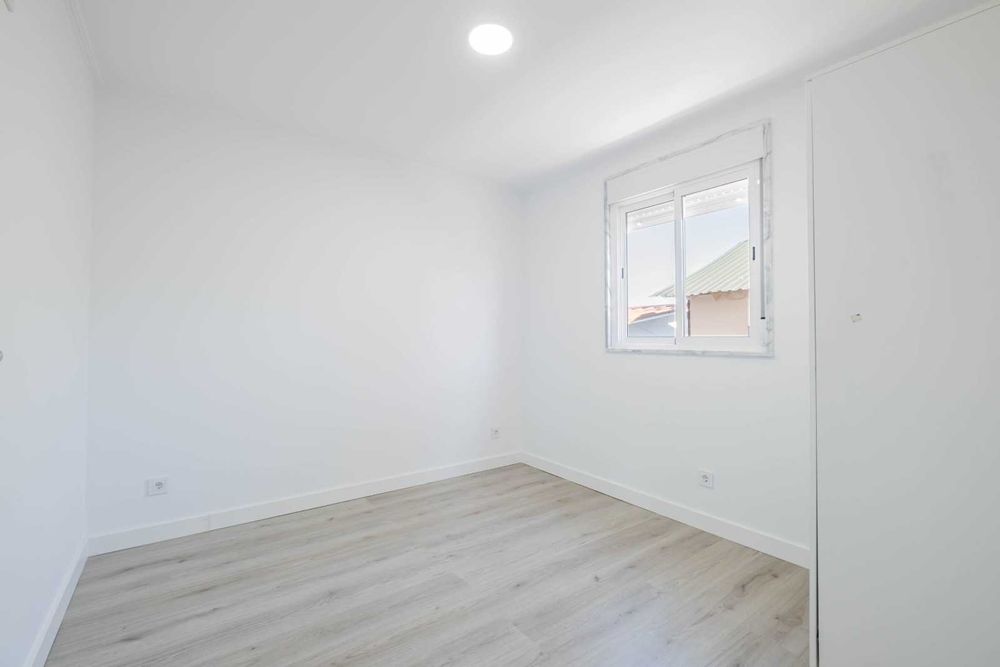 Moradia T2 pré Fabricada em Fernão Ferro