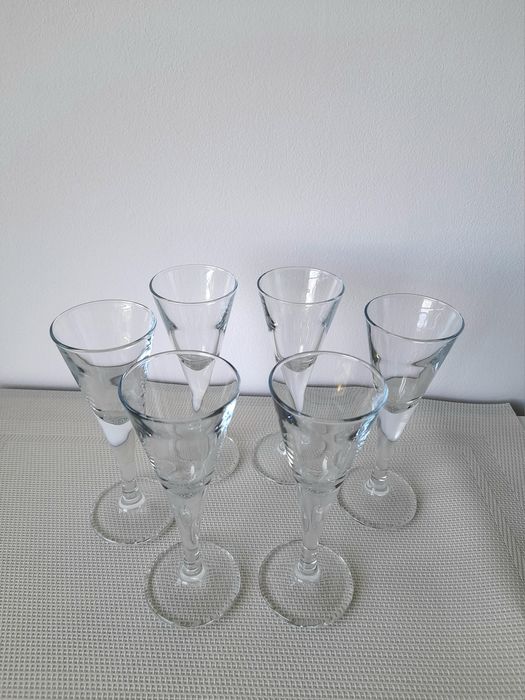 Szklane kieliszki na nóżce IKEA SVALKA 40 ml