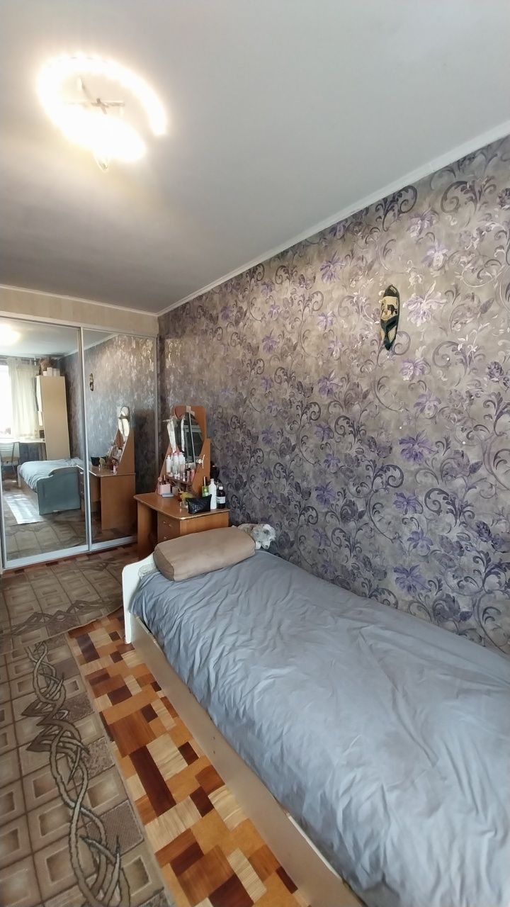 Продам 3 квартиру, з автономним газовим опаленням, на 2 поверх, Кірова