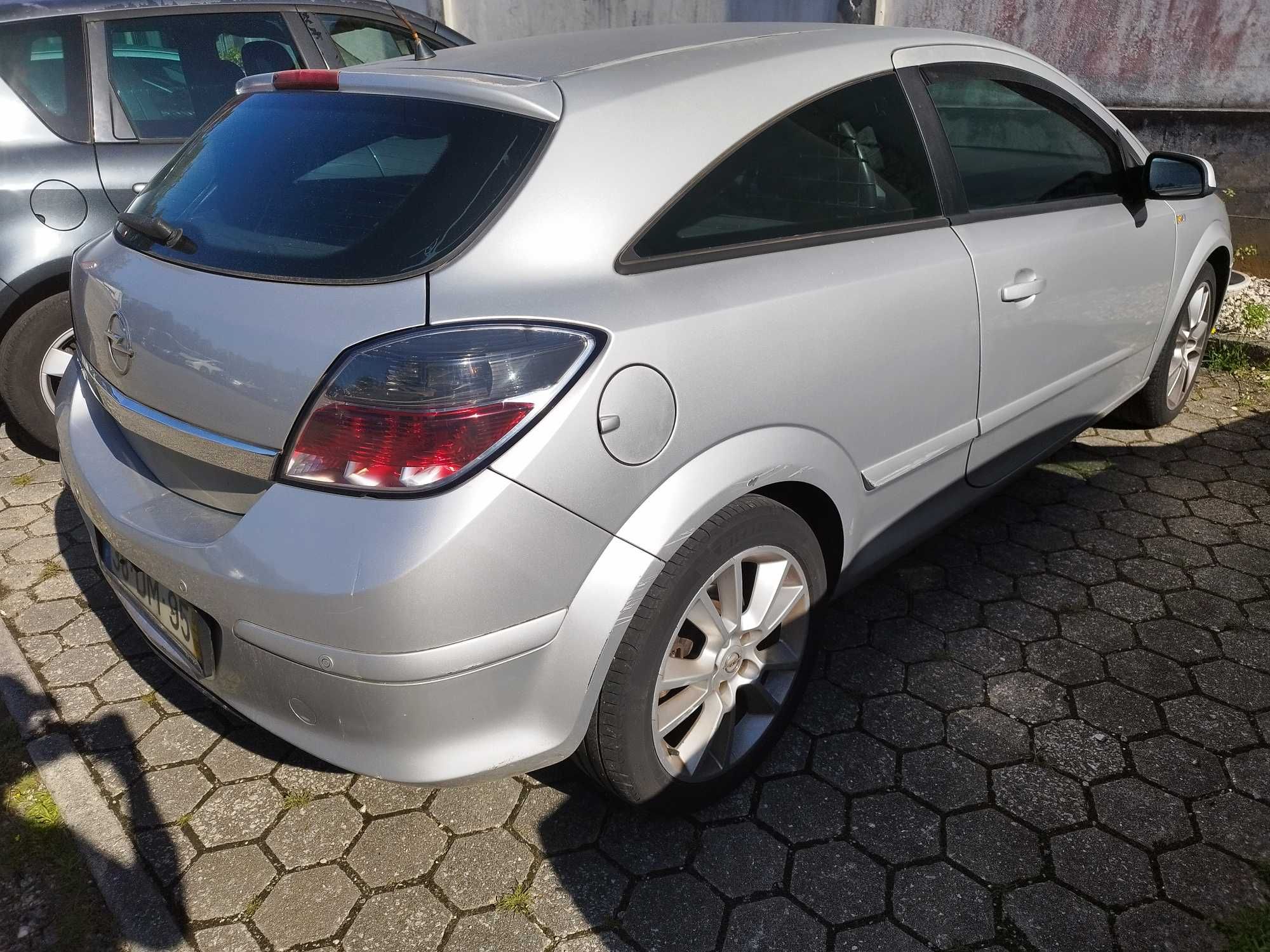 Opel Astra H GTC 1.9 CDTI 150cv