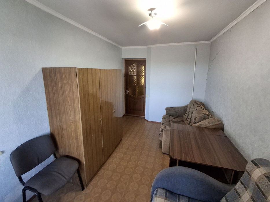 Продається, трикімнатна квартира, Кущівка.