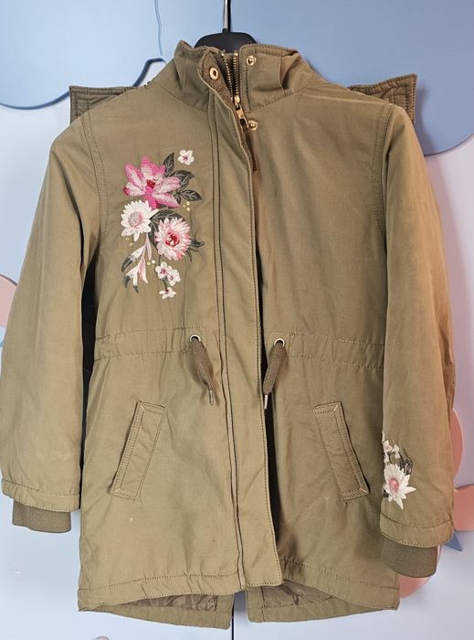 Parka z pięknymi haftami od H&M