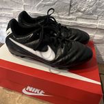 Buty piłkarskie Nike Tiempo korki 37