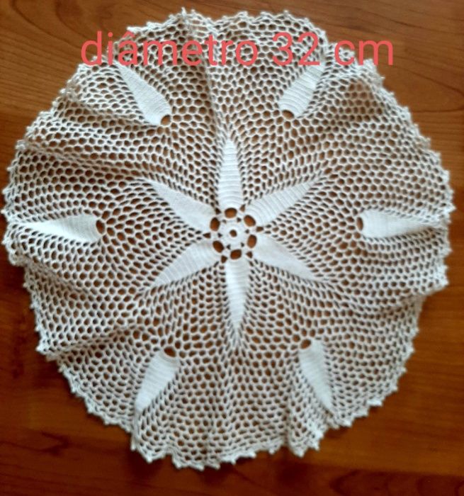 Conjunto de naperons de renda/crochet - vários tamanhos