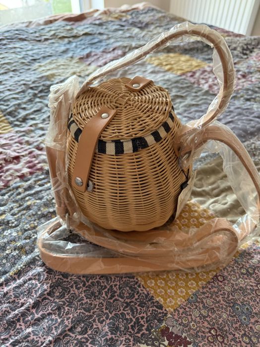 Mała torebka z rafii Zara