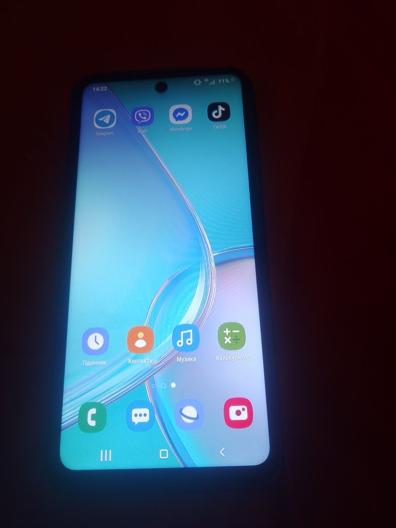 Продам смартфон новий на запчастини або на віднову