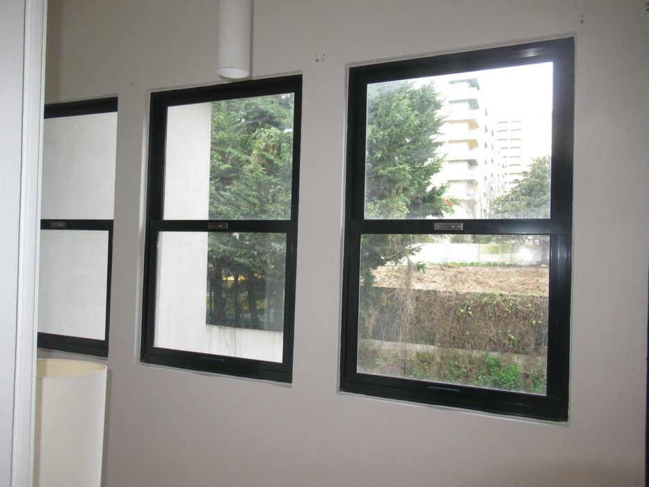 Arrenda-se moradia t2 com quintal