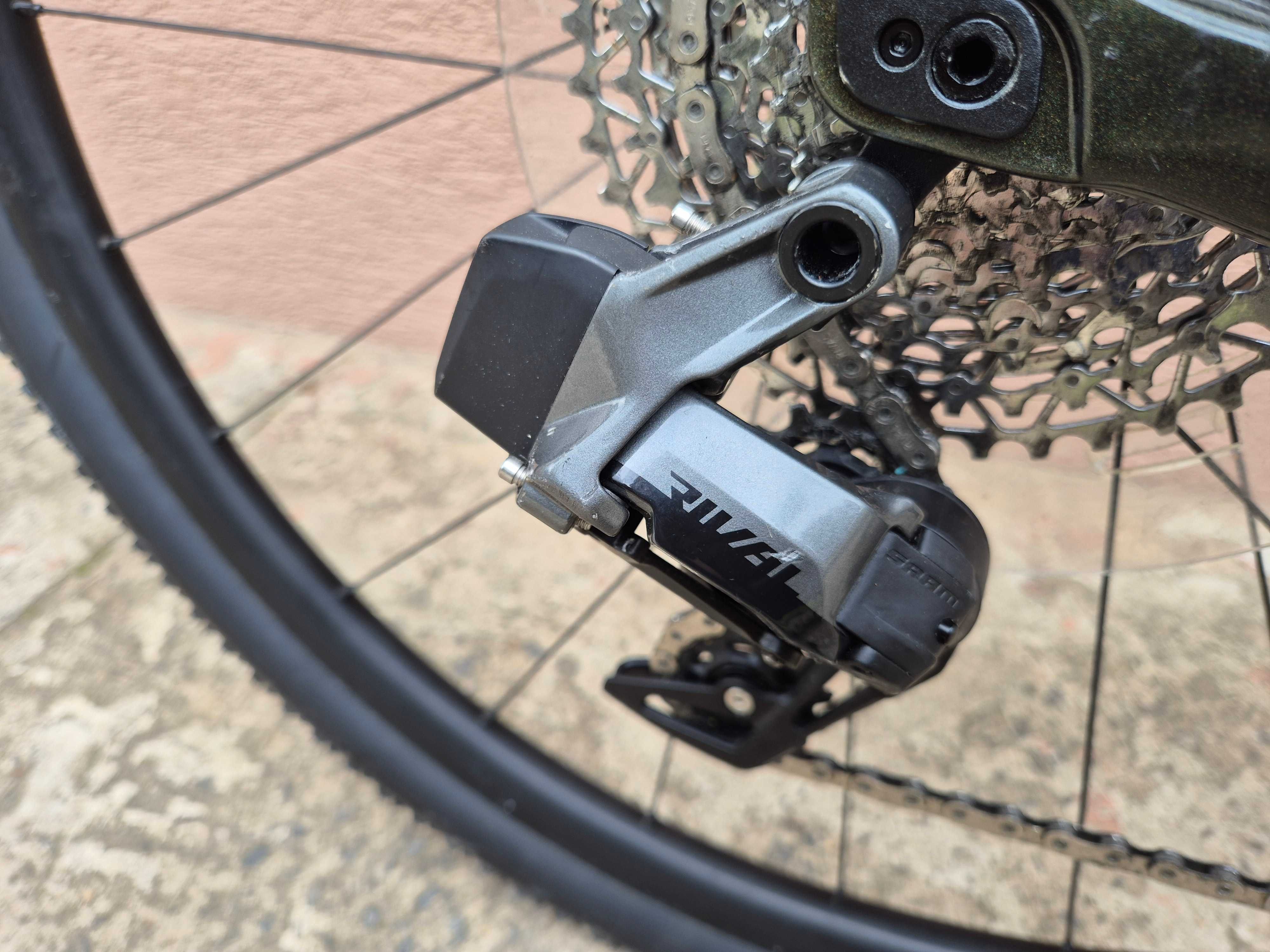 Gravel Giant Revolt Advanced 1 Etap, Sram Rival AXS 1x12