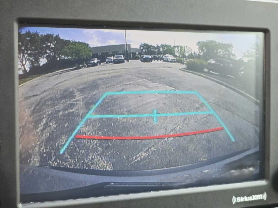 Toyota RAV4 Hybrid XLE Premium      2022