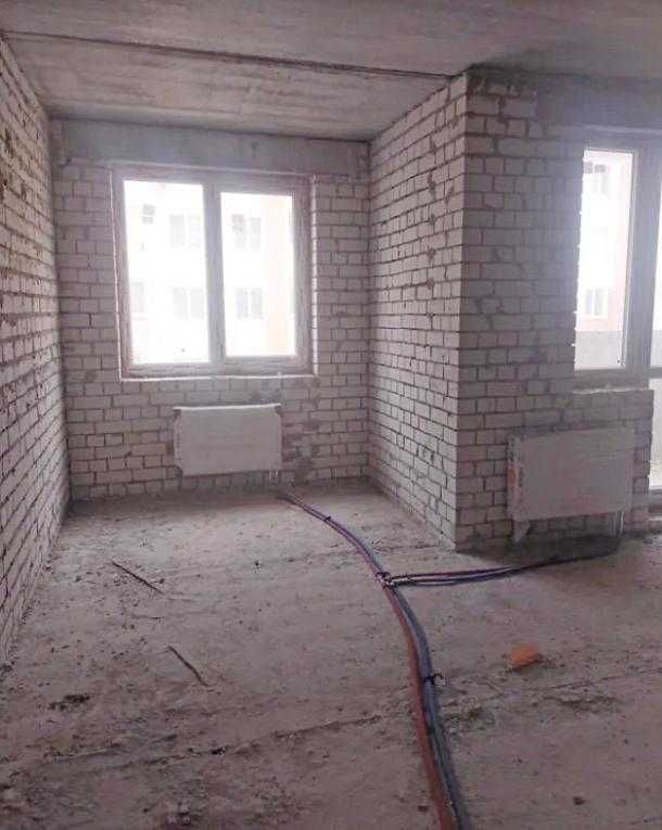 Продам квартиру в сданном новострое с документами.