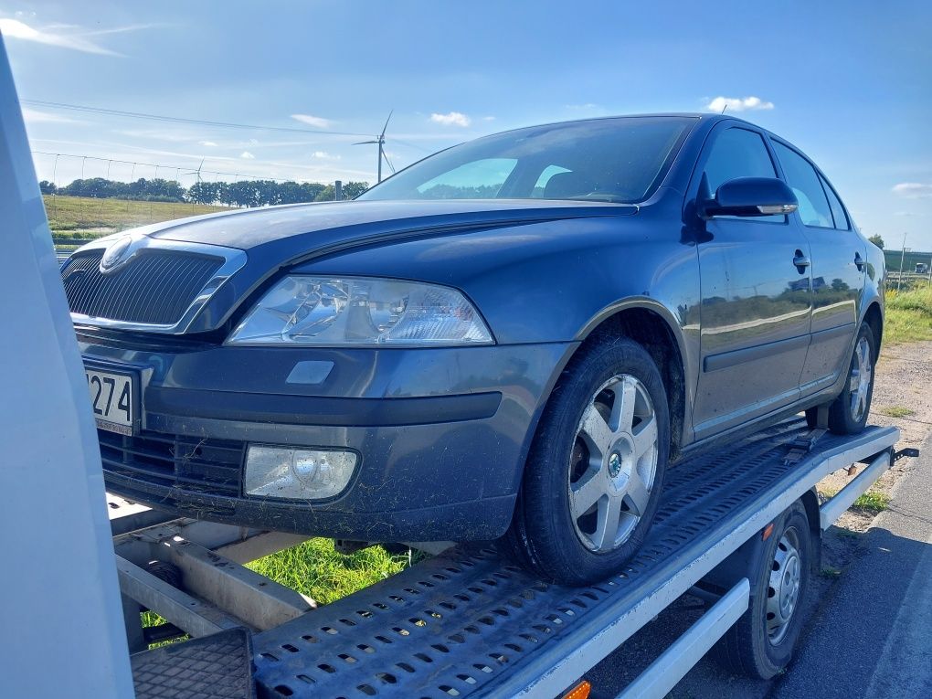 Skoda octavia II silnik skrzynia 1.8 tsi części kolor 9153 klapa drzwi