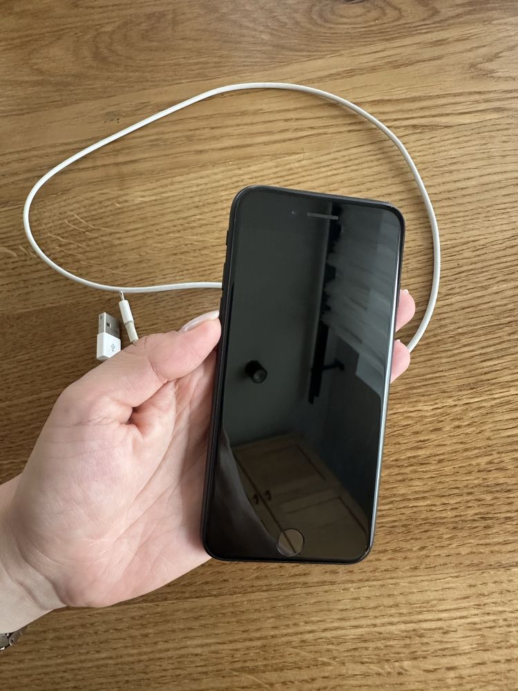 Iphone 7 32GB w dobrym stanie