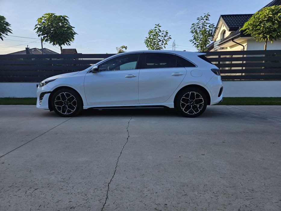 Kia cee'd GT Lain Heczbek Biała perła