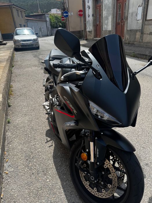 Honda cbr650r 2024 negociável