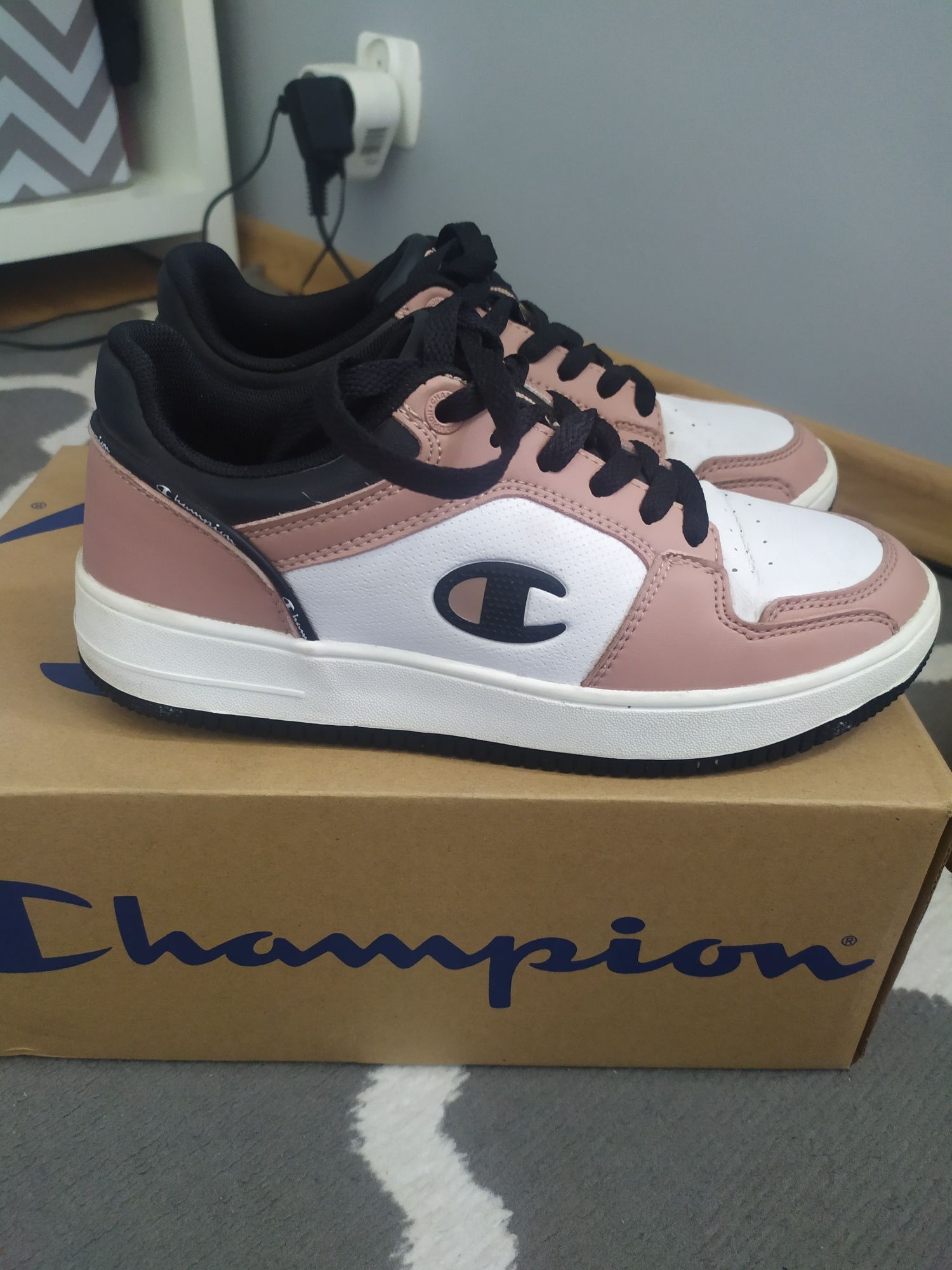 Buty champion 37