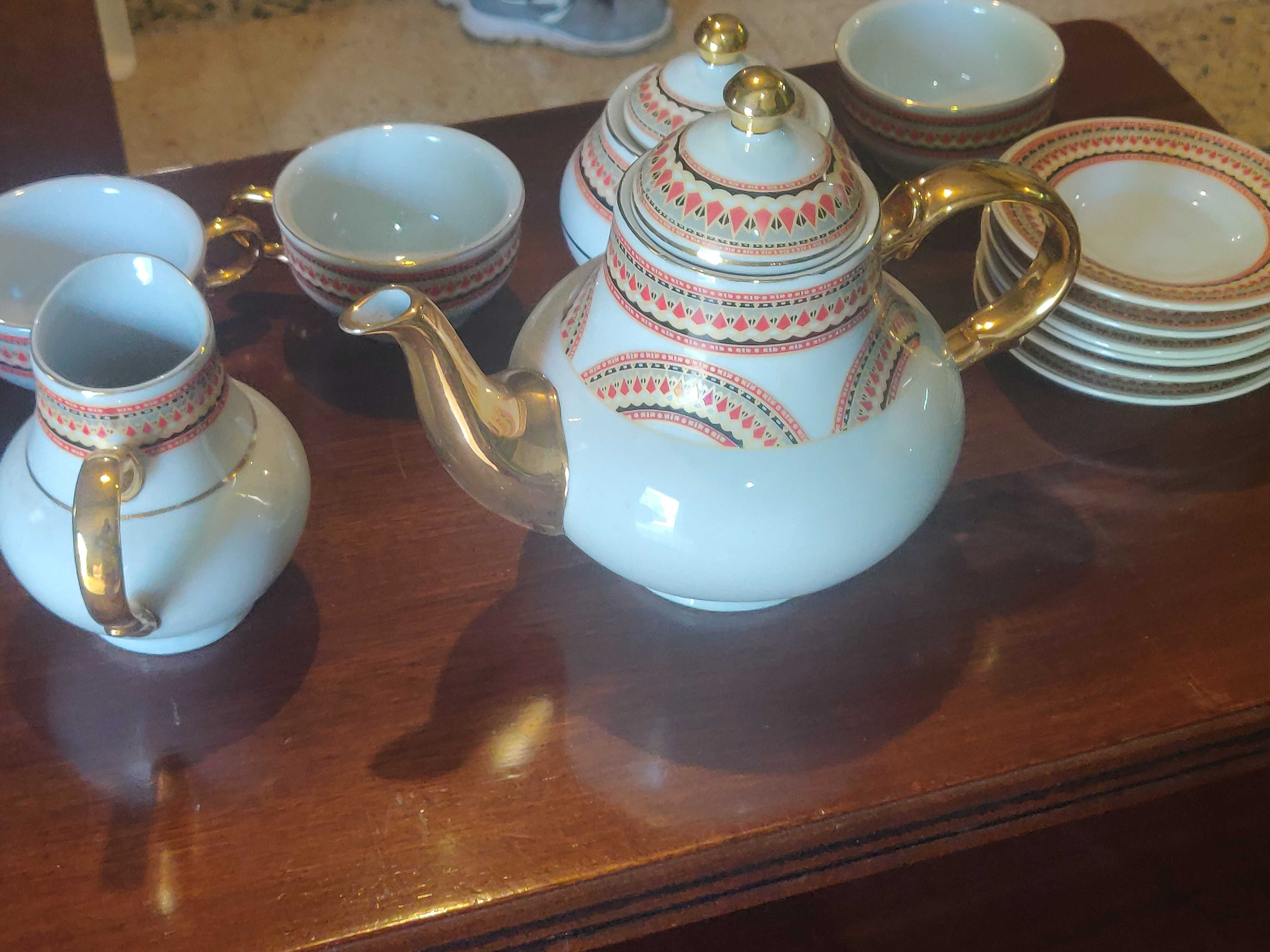Conjunto de loiça para chá