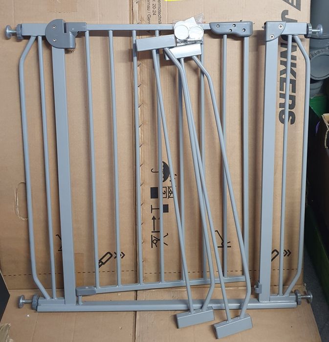 Bramka ochronna na schody dla dziecka lub psa, Lionelo 76-105cm