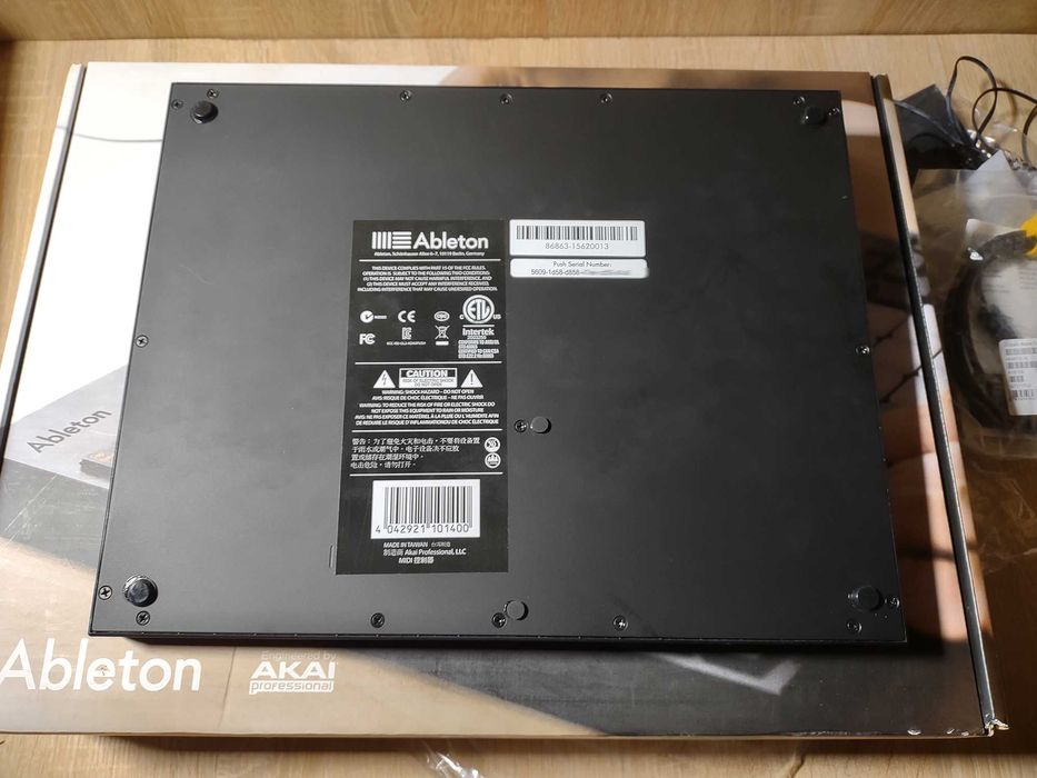 Музыкальный контроллер Ableton Push