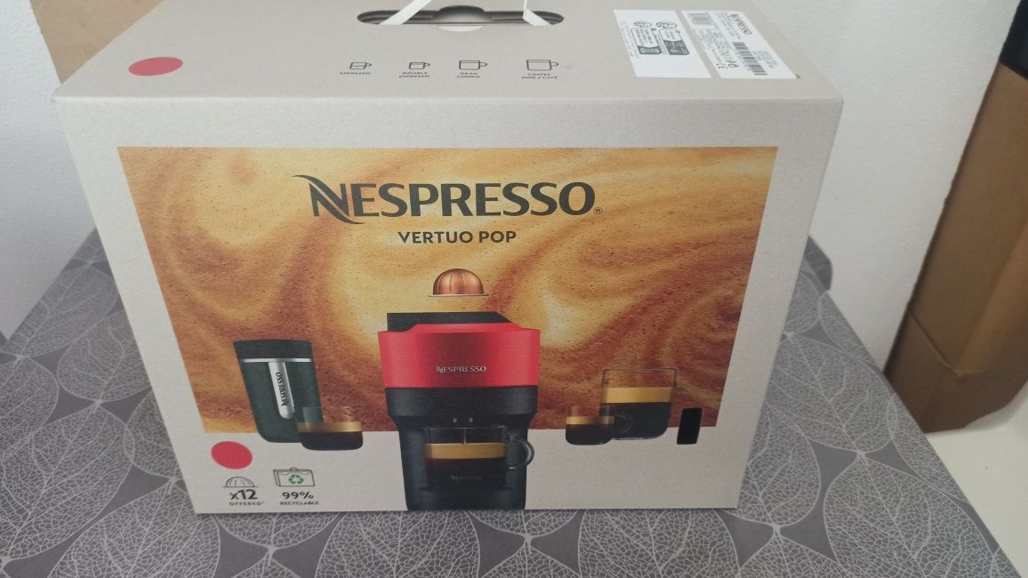 Cafetera Nespresso vertudo pop nova