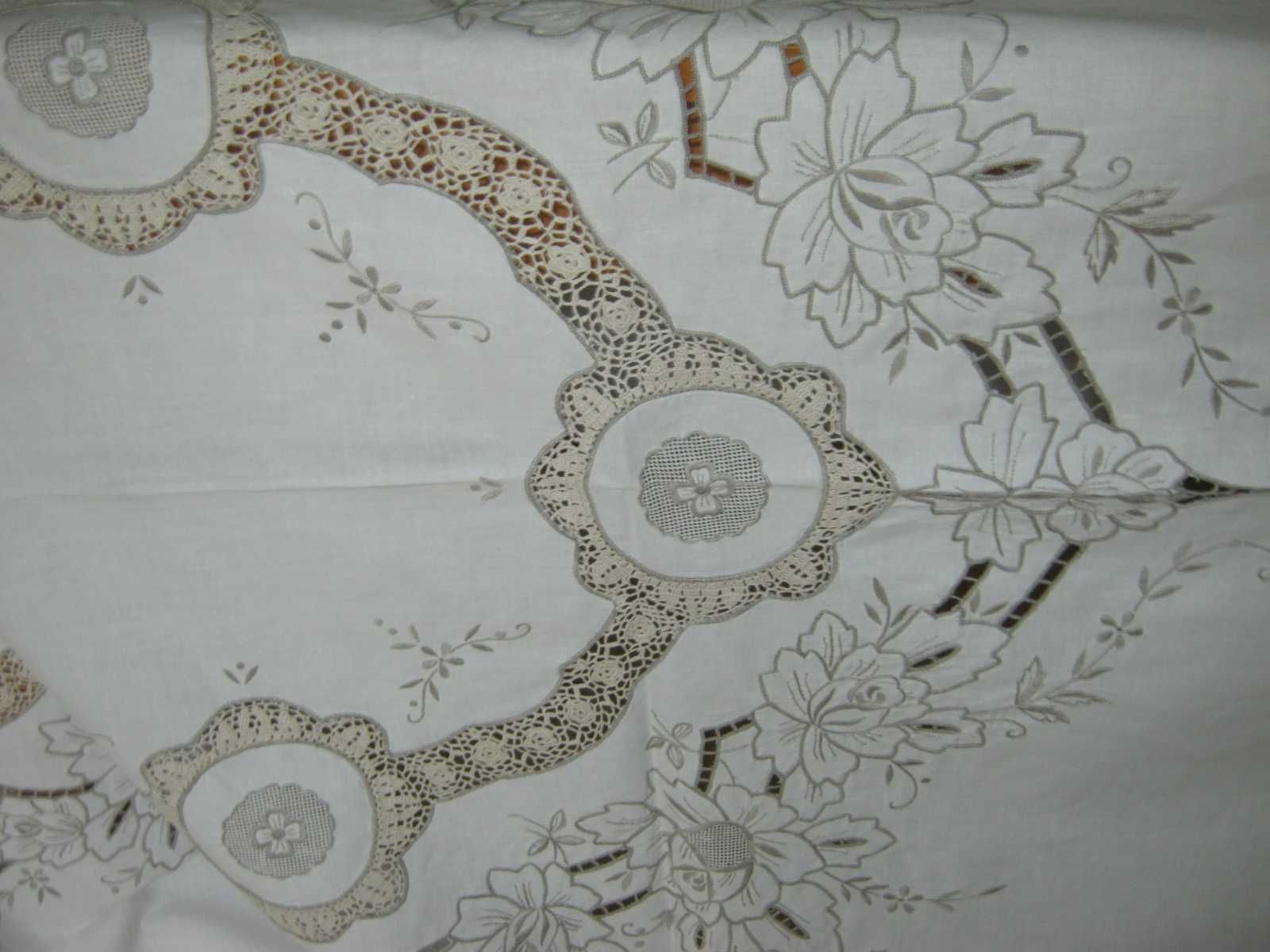 Haft ręczny richelieu szydełko mereżki obrus bawełna 164 / 252 cm