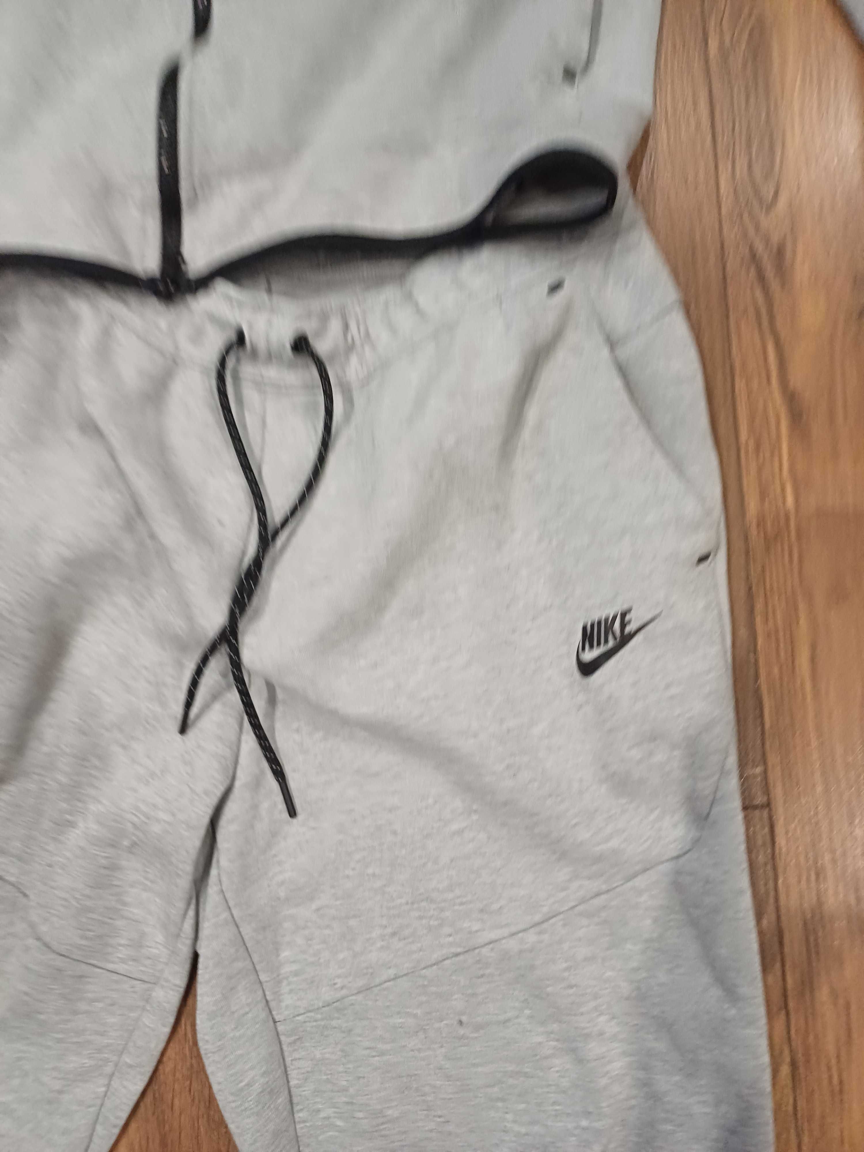 Dres Nike Tech Flecee